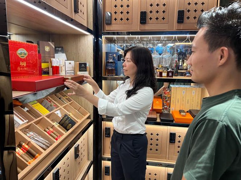白酒行业的风云变幻：鑫瑞茶烟酒行的洞见与实践